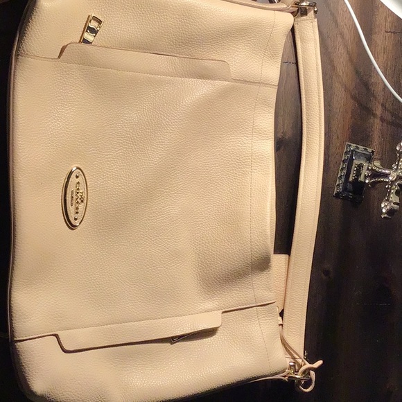 Coach Spring Hobo - Picture 2 of 5